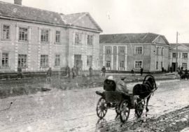 Route 2: Old Town, Empire Style and Barracks