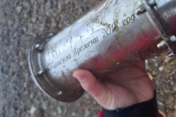 Irish surfers found Russian time capsule