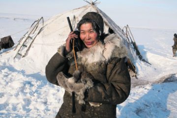 Tundra people supplied with satellite phones