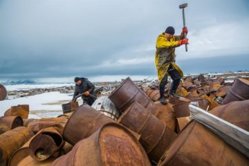 Convicts to clear Arctic