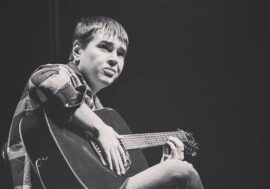 Accent on guitar