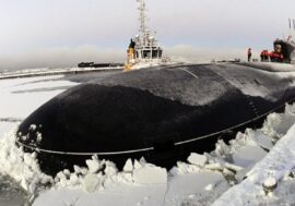 Three submarines simultaneously broke ice in Arctic
