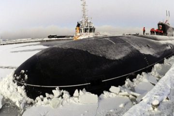 Three submarines simultaneously broke ice in Arctic