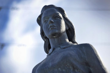 First city sculpture in Norilsk depicted mysterious girl