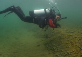 Norilsk divers look for sunk plane