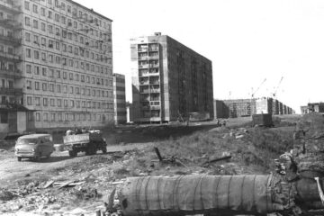 Laureatov street in Norilsk stands on thawed soil