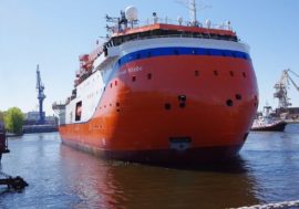 North Pole platform goes on its first voyage