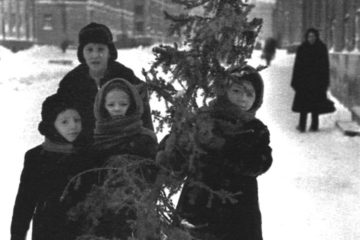 First public Christmas tree stood at Zero Point