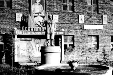 First monument set in Norilsk in 1940s