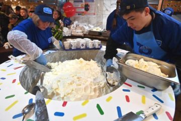 Norilsk residents tasted largest ice cream in Russia