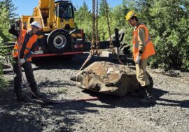 Giant exhibits brought to Norilsk geological park under construction