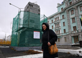 Vladimir Lenin monument waits for restoration