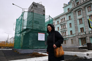 Vladimir Lenin monument waits for restoration