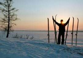 What prevents Russians from traveling to Arctic